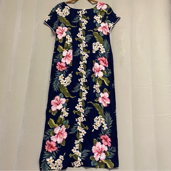 Iolani Women’s Dress Medium Hawaiian Floral Midi Shift Resortwear Feminine - Picture 7 of 11